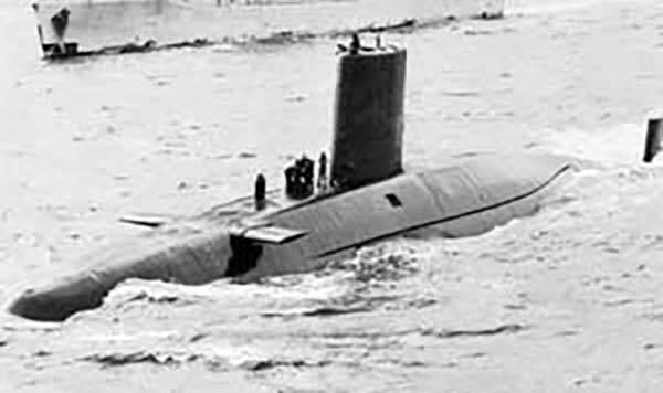 submarino HMS Conqueror