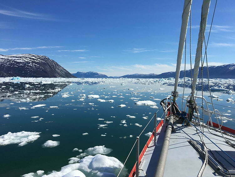 fiorde Nuuk navegando 