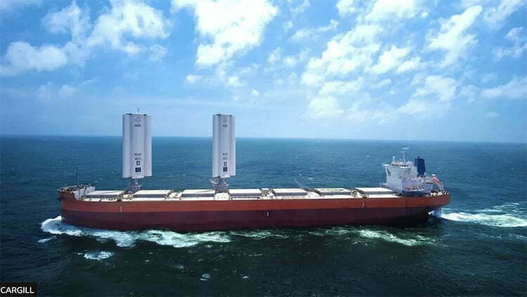 navio de carga movido a energia eólica 
