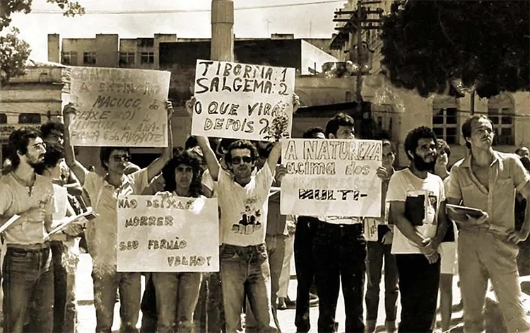 Protesto contra mineração na lagoa Mundaú em 1986.