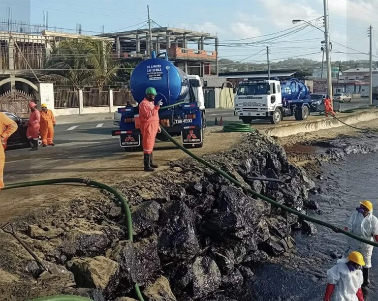 Limpeza de óleo em Trinidad e Tobago
