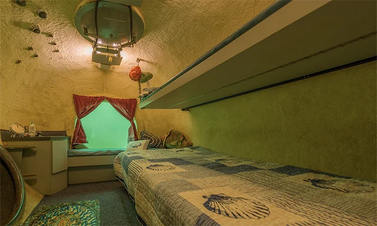 um quarto no Jules Undersea Lodge