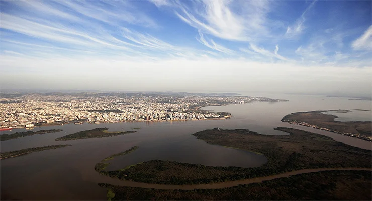 Porto Alegre e o Lago Guaíba
