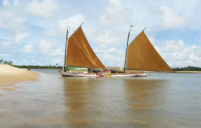 centenária canoa de tolda Luzitânia 