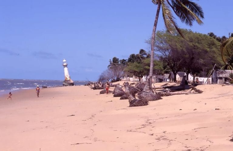 Farol do Cabeço ainda na praia em 1988