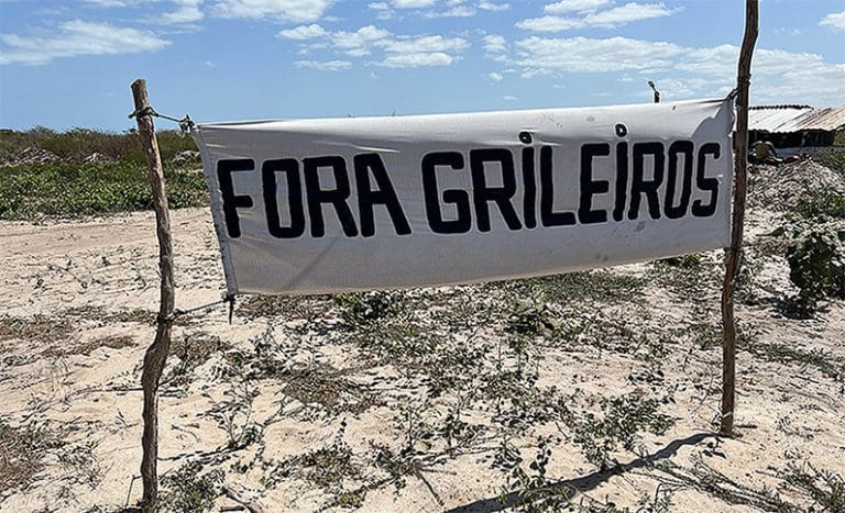 Placa "Fora grileiros", Barra Grande, Cajueiro da Praia