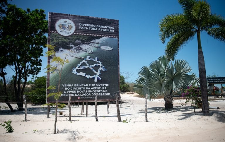 Placa na lagoa do Paraíso, CE 