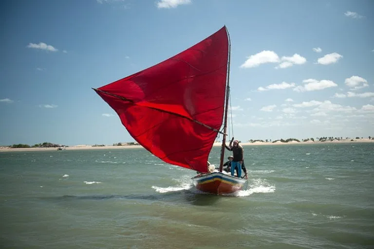 canoa de risco chegando em Camocim.