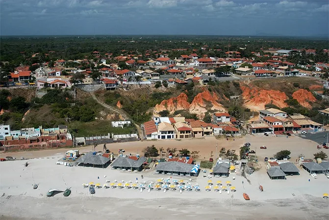 falésia do litoral leste ocupada