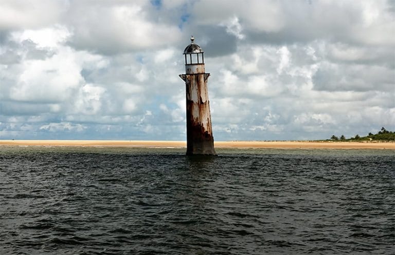 Farol do Cabeço debaixo d'água