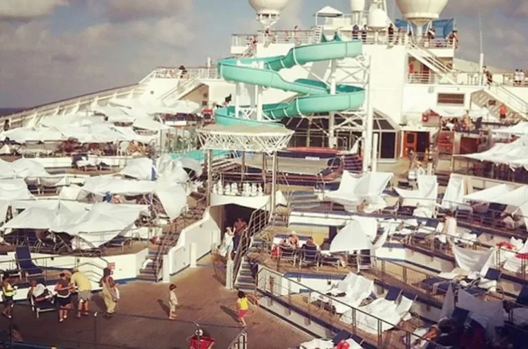 as tendas do navio