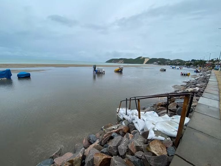 alagamento em ponta negra, Natal.