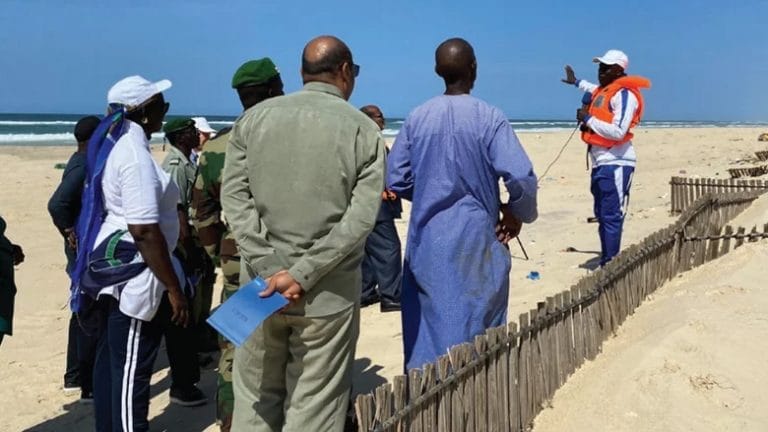 uso de soluções naturais para estabilizar a costa na Mauritânia 