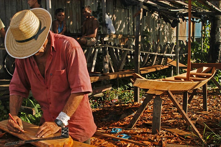 mestre carpinteiro naval em Afuá