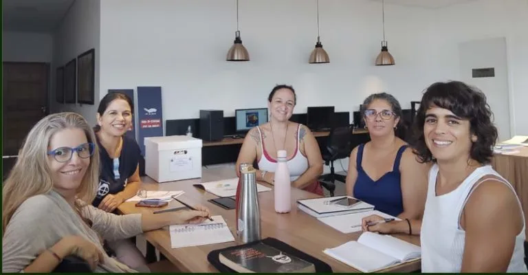 Organizadoras do acervo caiçara de Dona Dedé