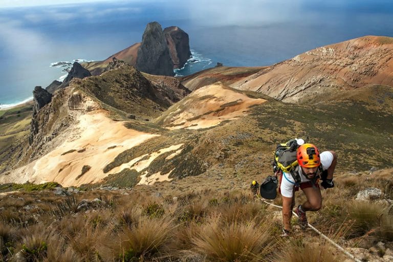 Morro pelada na ilha da trindade