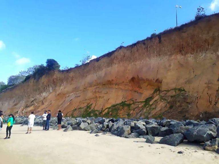 falésia de Cabo Branco com enroncamento 