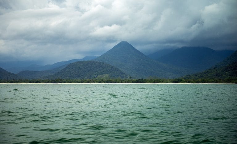 serra do mar e tempo nublado em Ubatuba