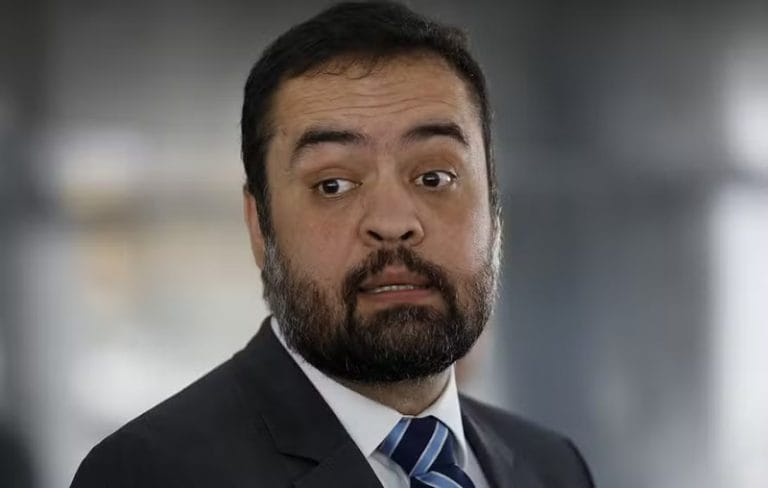 Cláudio Castro, aquele que destrói APAs do Rio.