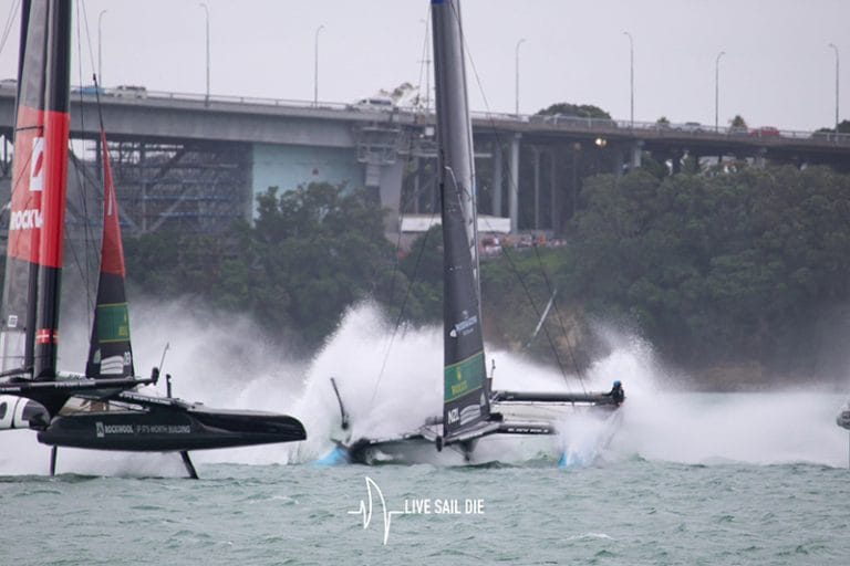 Colisões entre barcos no SAILGP 