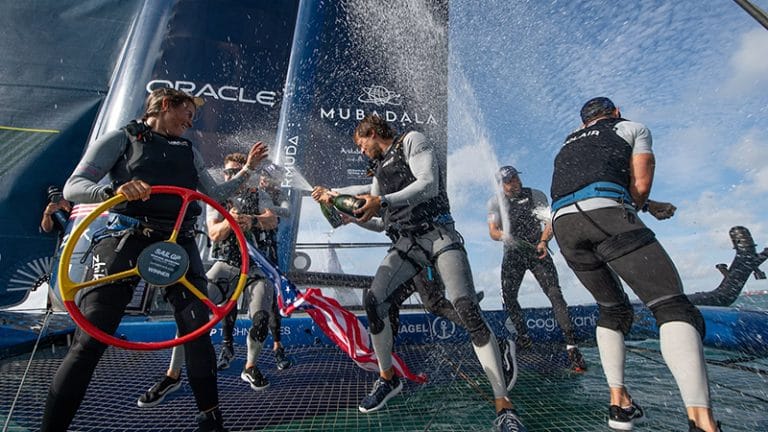 Equipe brasileira comemora vitória no SAILGP New York 
