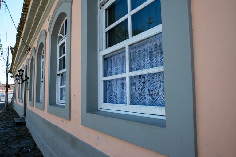 Casario colonial em Cananeia.