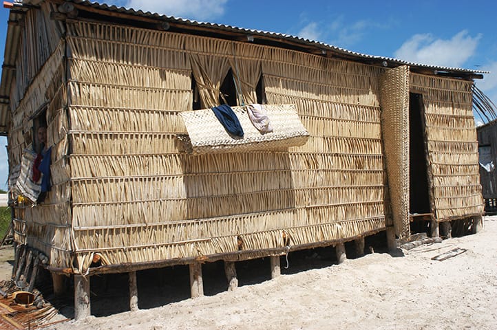 Casa típica na ilha dos Lençóis.