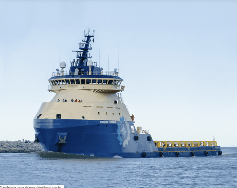 Navio da Detroit Brasil no polo de construção naval em Itajaí