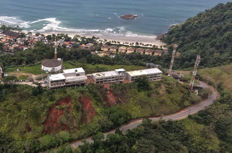 hotel no Morro Juquehy, São Sebastião 